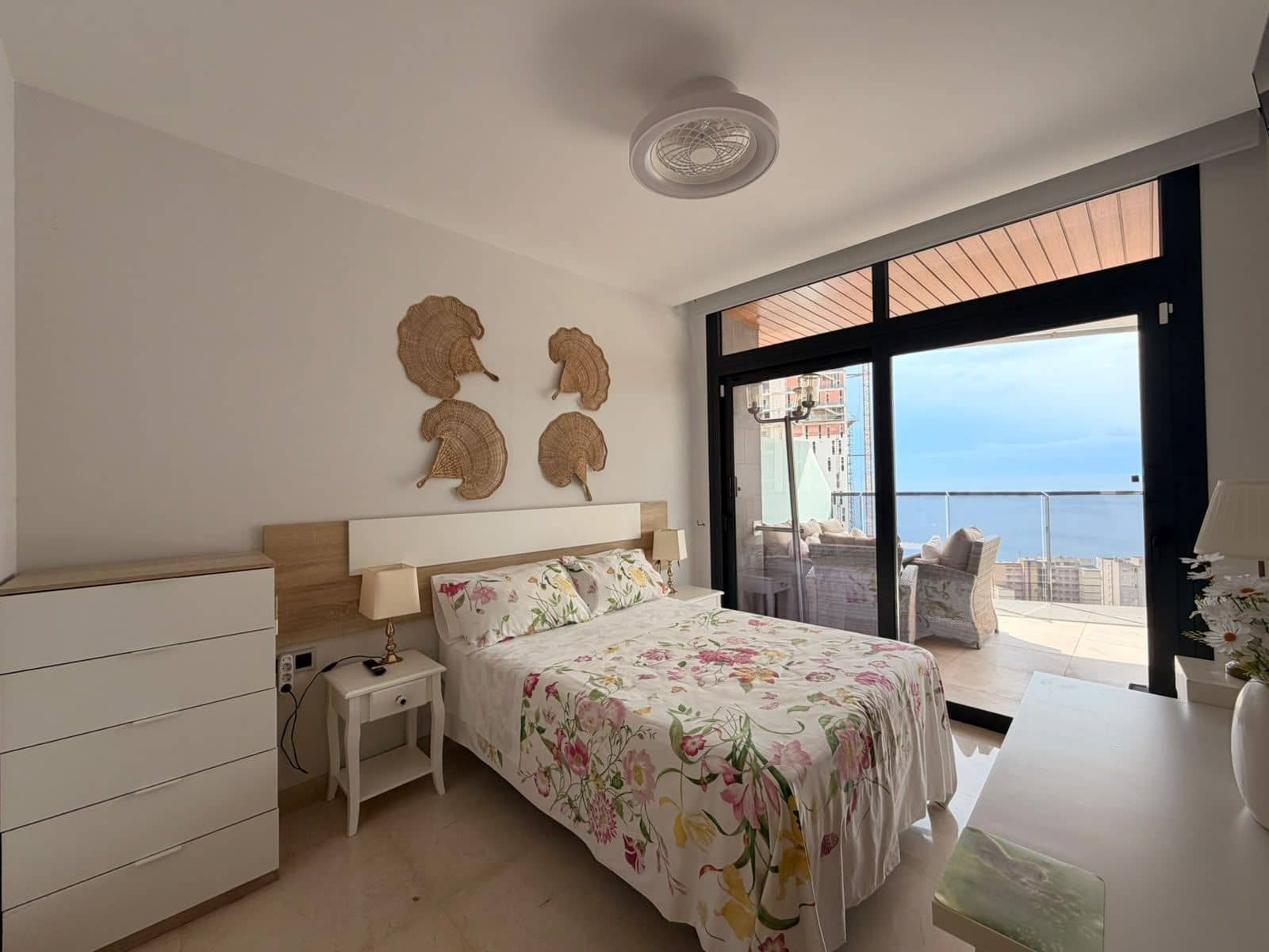 3 Zimmer Apartment zu verkaufen in Benidorm mit Pool Garage - 1.150.000 € (Ref: 10088935)