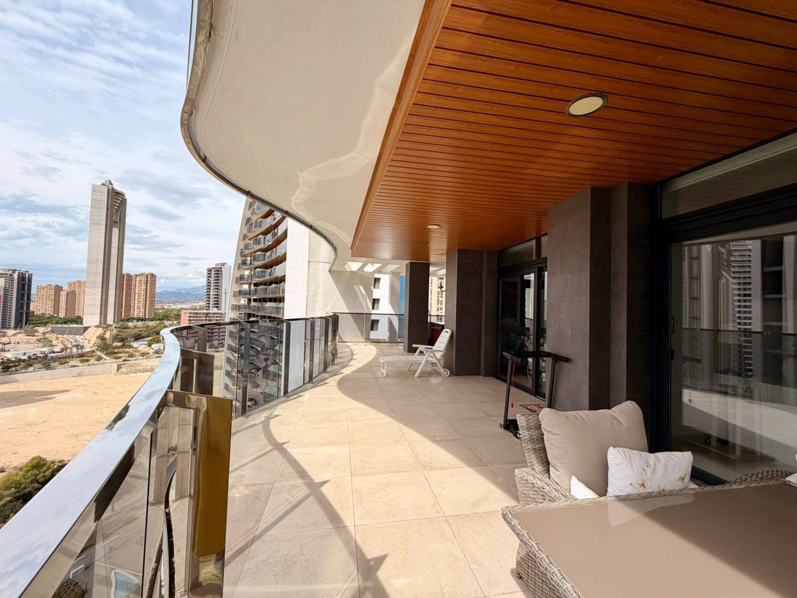 3 Zimmer Apartment zu verkaufen in Benidorm mit Pool Garage - 1.150.000 € (Ref: 10088935)