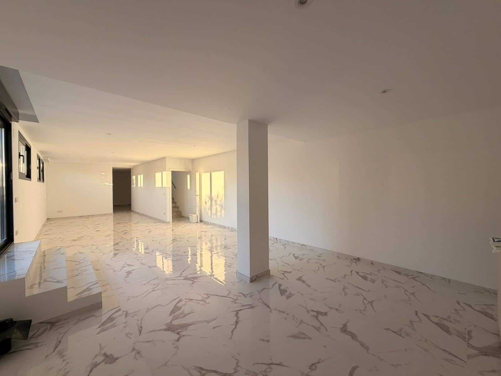 3 sypialnia Willa na sprzedaż w Finestrat z basenem garażem - 970 000 € (Ref: 10111505)