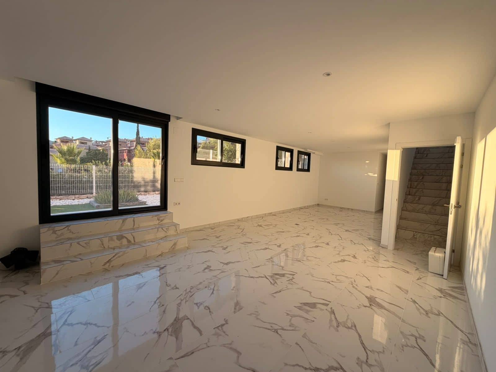 3 sypialnia Willa na sprzedaż w Finestrat z basenem garażem - 970 000 € (Ref: 10111505)