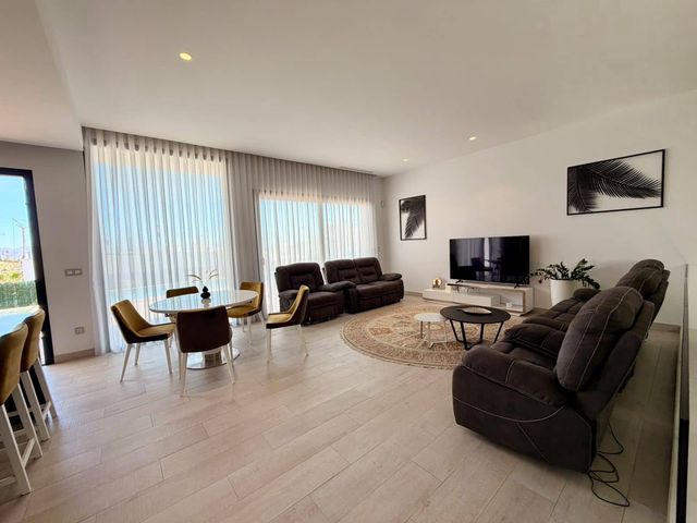 Chalet de 4 habitaciones en Balcón de Finestrat - Terra Marina, Finestrat en venta con piscina garaje - 889.000 € (Ref: 10111506)