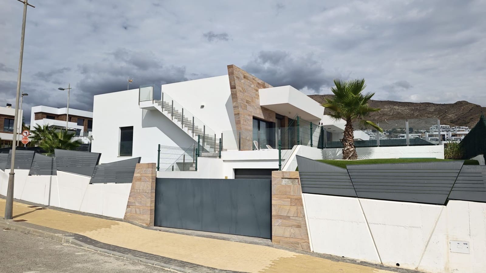 4 bedroom Villa for sale in Finestrat with pool garage - € 860,000 (Ref: 10111506)