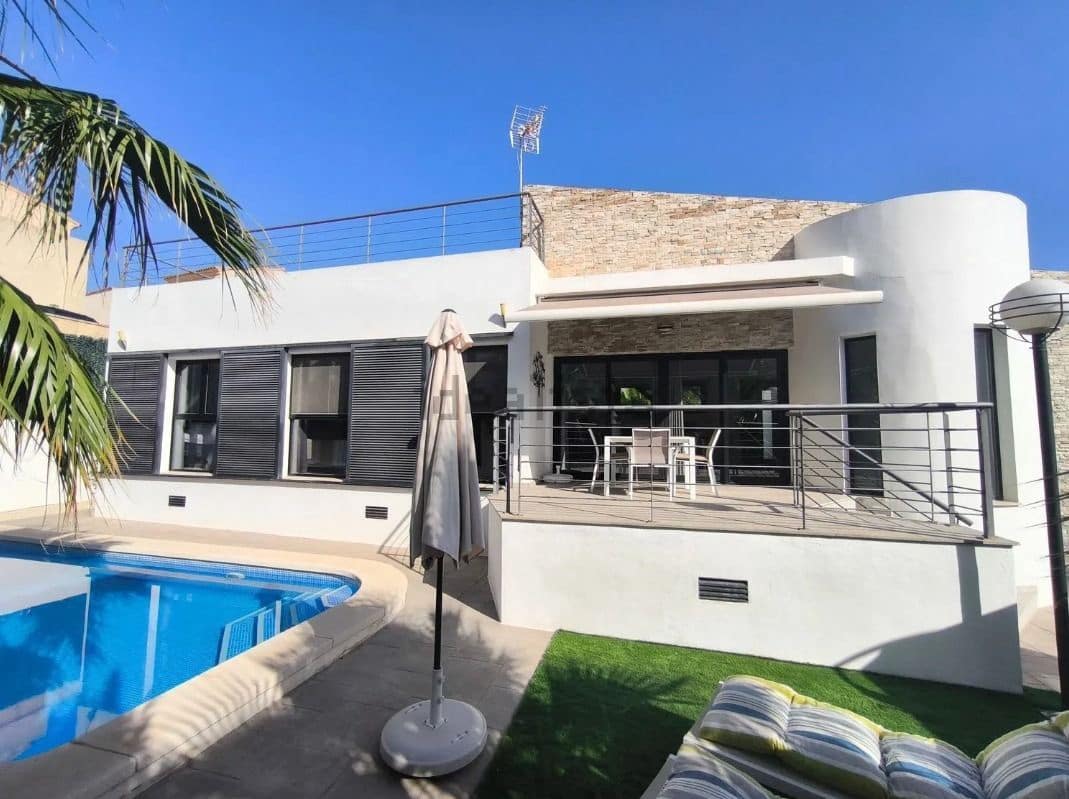 3 soverom Villa til salgs i Polop med svømmebasseng garasje - € 475 000 (Ref: 10135732)