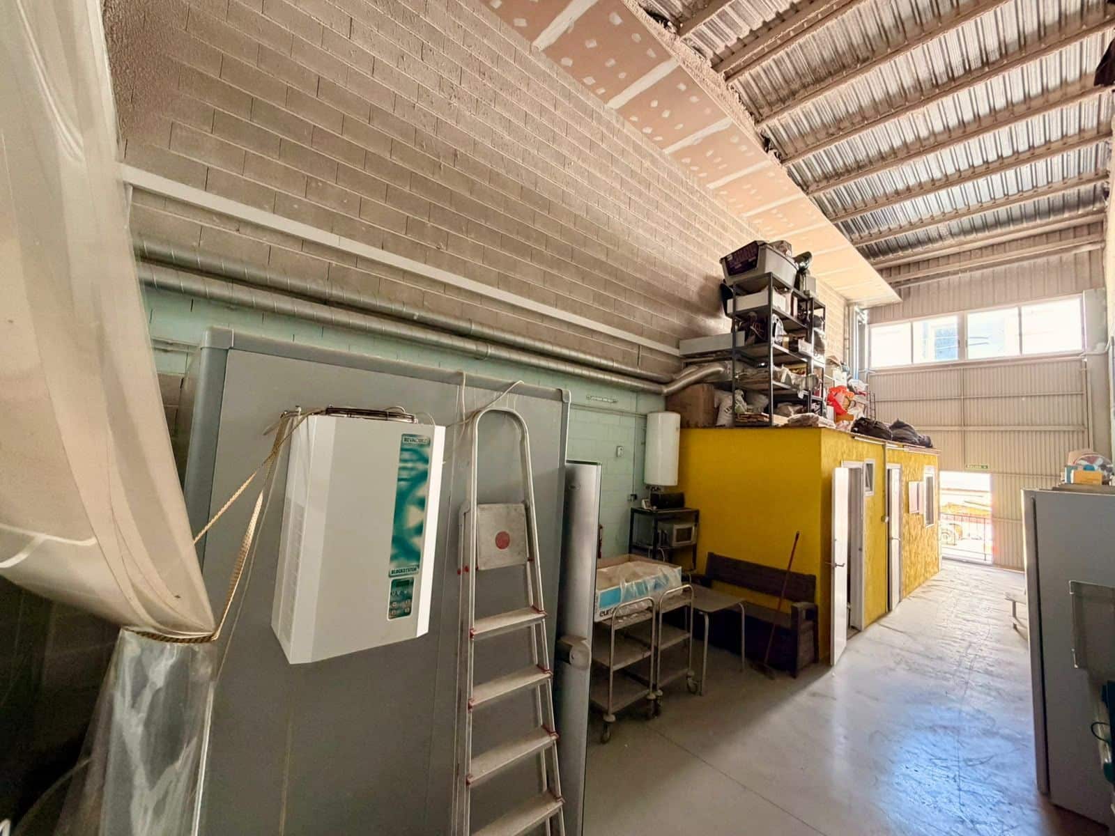 Commercial for sale in La Nucia - € 231,000 (Ref: 10161045)