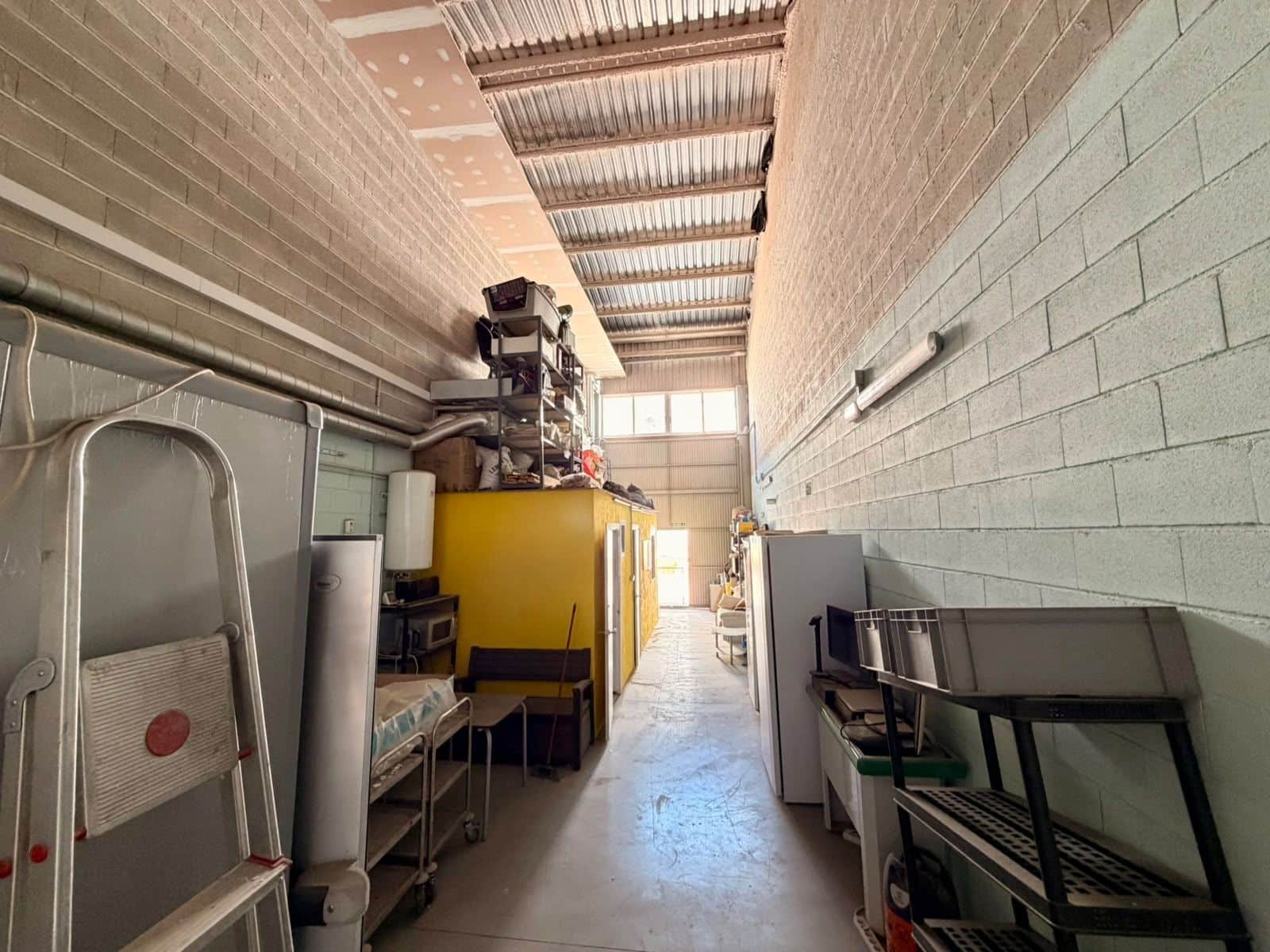 Commercial for sale in La Nucia - € 231,000 (Ref: 10161045)