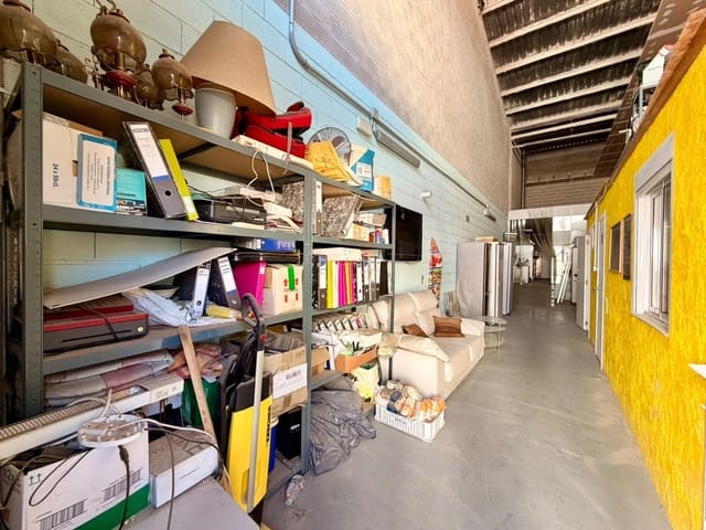 Commercial for sale in La Nucia Pueblo  , La Nucia - € 231,000 (Ref: 10161045)