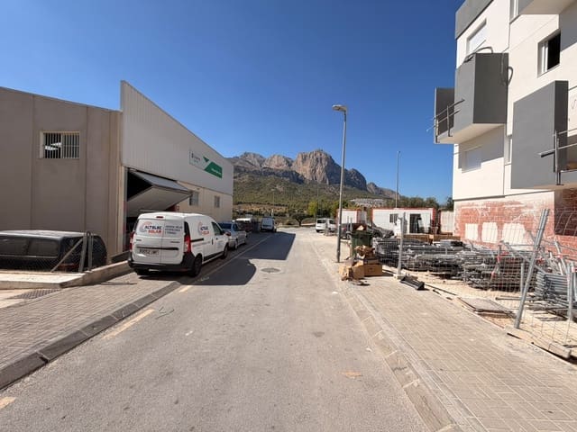 Commercial for sale in La Nucia Pueblo  , La Nucia - € 231,000 (Ref: 10161045)