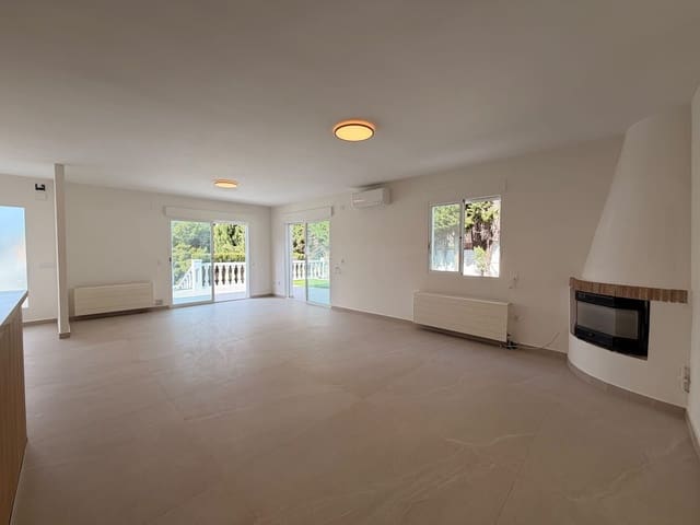 Chalet de 3 habitaciones en Albir, Alfaz del Pi / L'Alfàs del Pi en venta con piscina garaje - 649.000 € (Ref: 10173346)