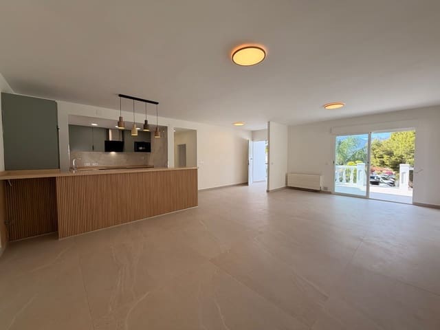 Chalet de 3 habitaciones en Albir, Alfaz del Pi / L'Alfàs del Pi en venta con piscina garaje - 649.000 € (Ref: 10173346)