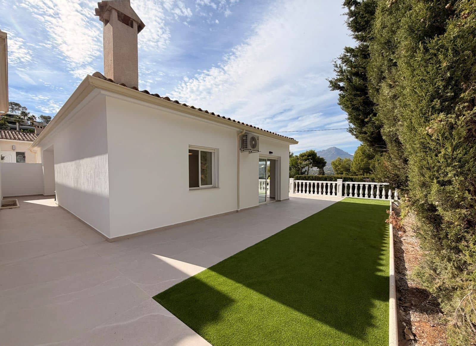 3 soverom Villa til salgs i Alfaz del Pi / L'Alfas del Pi med svømmebasseng garasje - € 649 000 (Ref: 10173346)