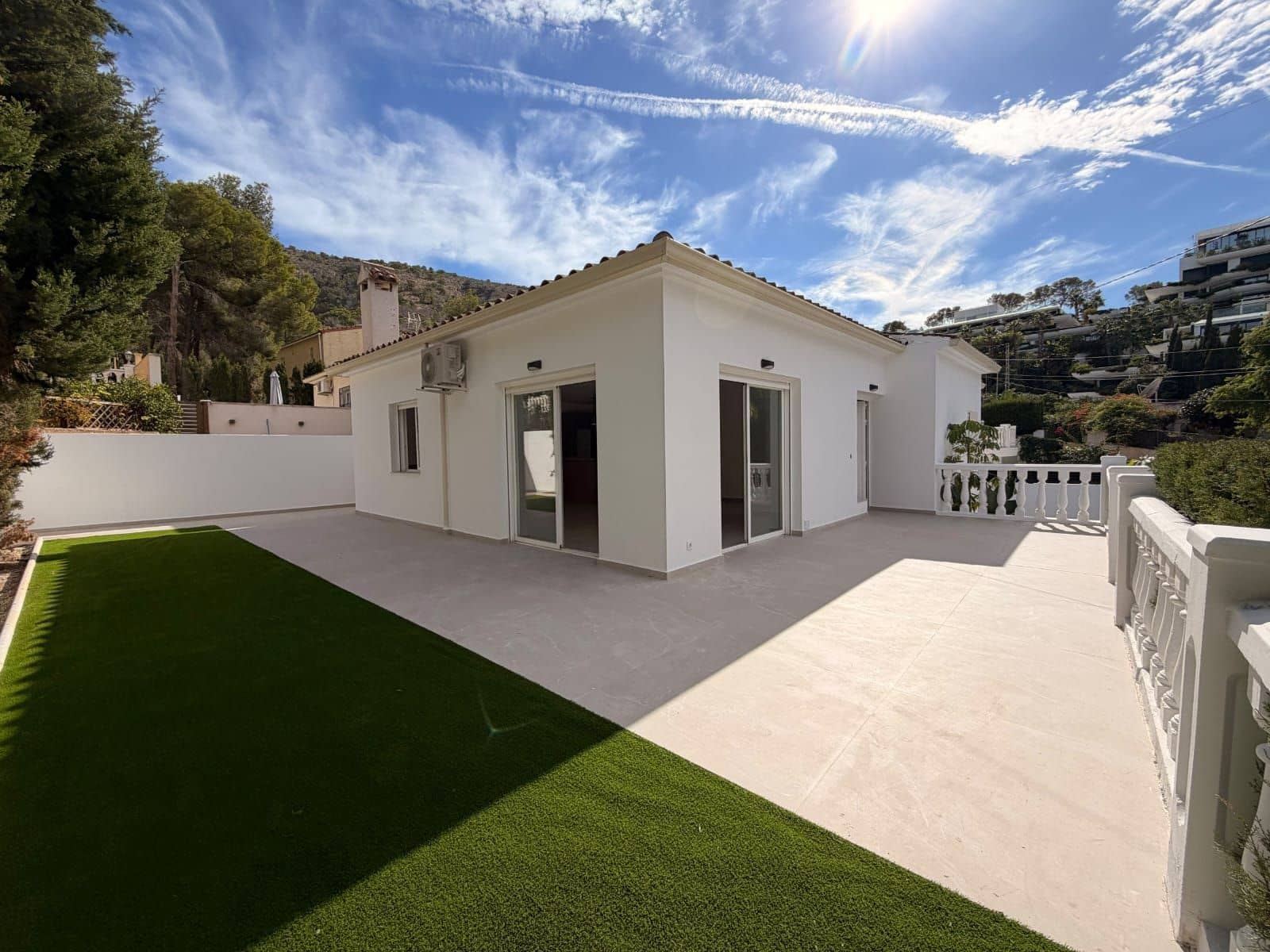 3 soverom Villa til salgs i Alfaz del Pi / L'Alfas del Pi med svømmebasseng garasje - € 649 000 (Ref: 10173346)