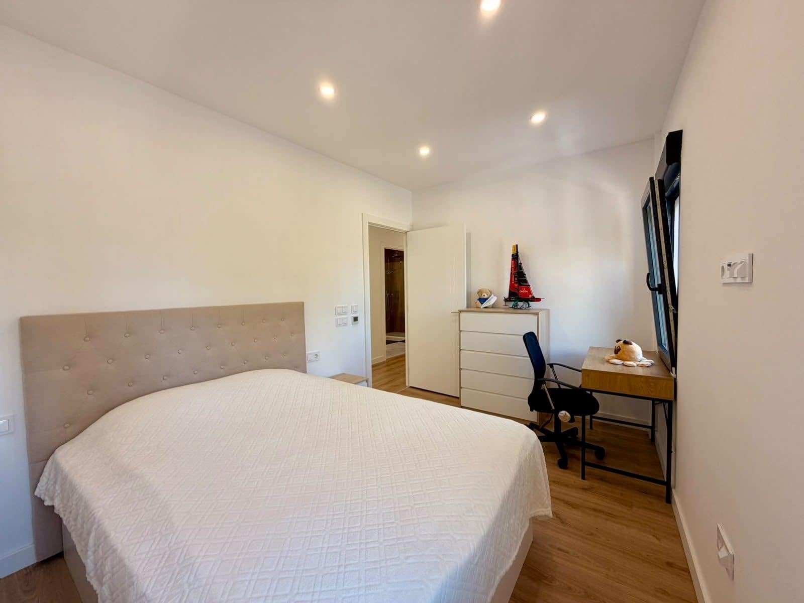 3 sovrum Semi-fristående Villa till salu i Benidorm med pool garage - 550 000 € (Ref: 10184305)