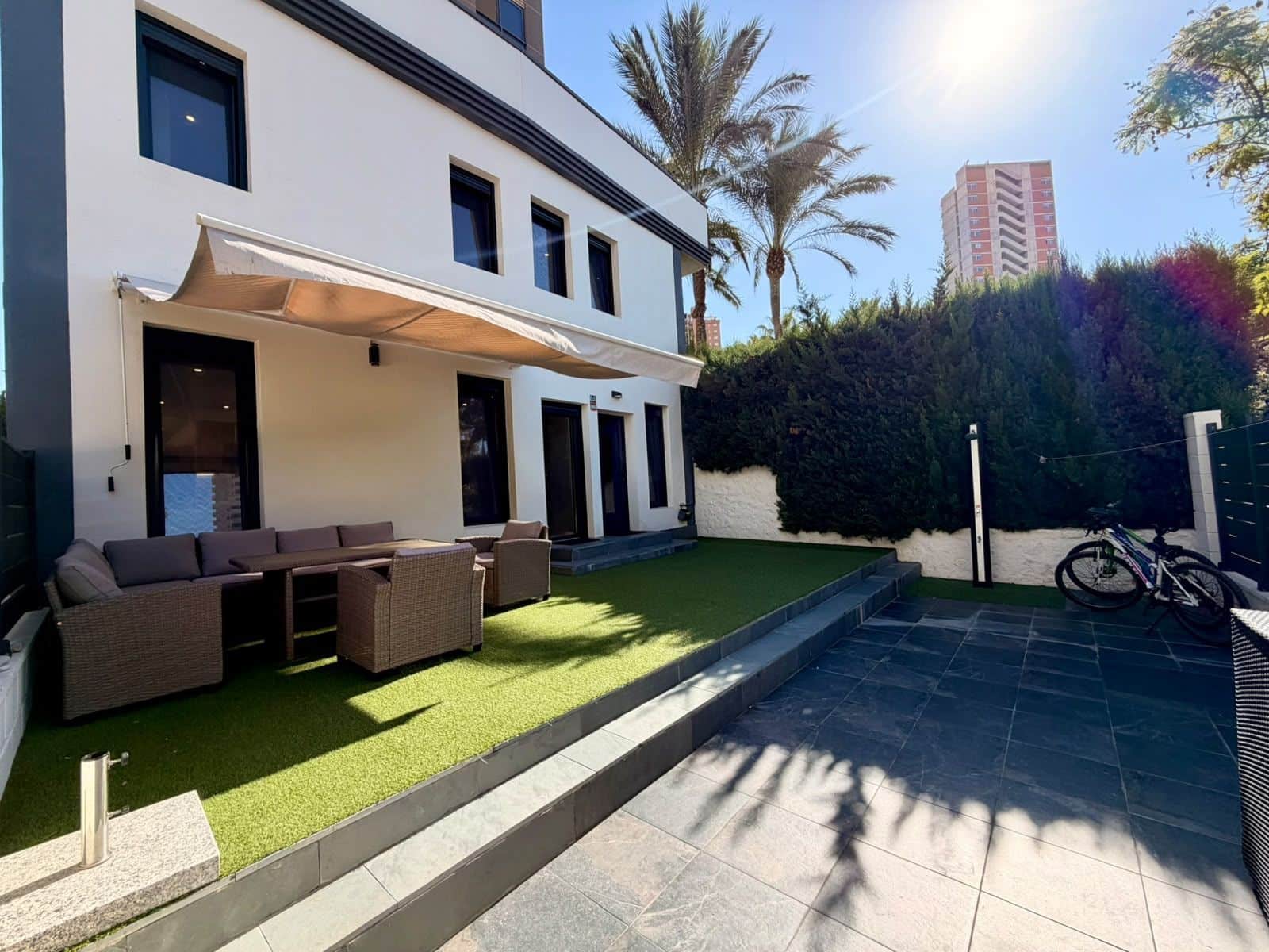 3 sovrum Semi-fristående Villa till salu i Benidorm med pool garage - 550 000 € (Ref: 10184305)