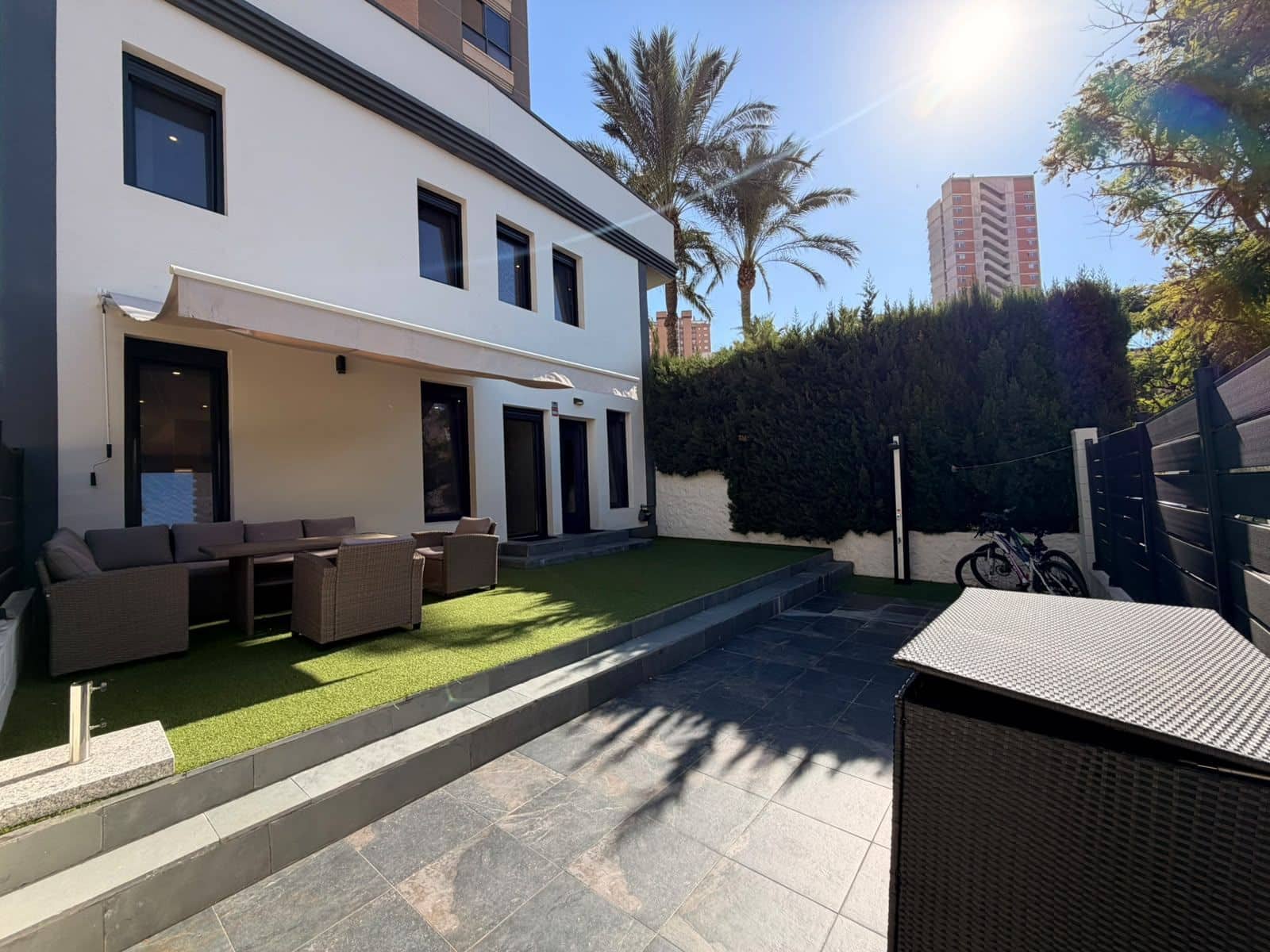 3 sovrum Semi-fristående Villa till salu i Benidorm med pool garage - 550 000 € (Ref: 10184305)
