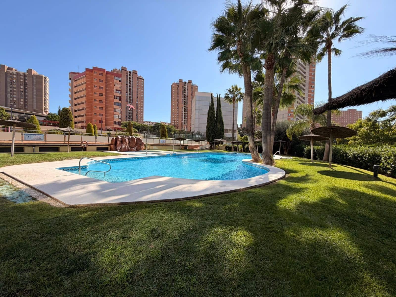 3 sovrum Semi-fristående Villa till salu i Benidorm med pool garage - 550 000 € (Ref: 10184305)
