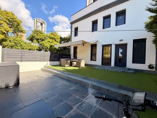 3 sovrum Semi-fristående Villa till salu i Playa Poniente, Benidorm med pool garage - 550 000 € (Ref: 10184305)