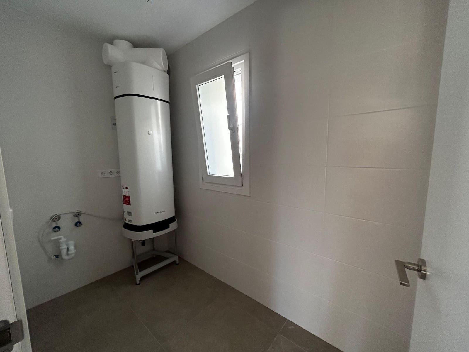 4 sypialnia Willa na sprzedaż w Finestrat z basenem garażem - 555 000 € (Ref: 7751375)