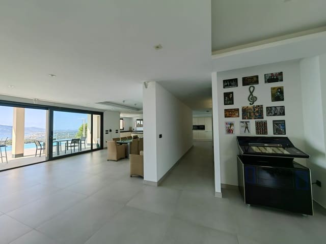 5 soveværelse Villa til salg i Altea med swimmingpool garage - € 3.500.000 (Ref: 7797561)