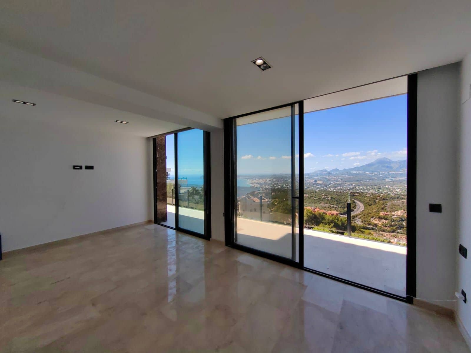 4 soveværelse Villa til salg i Altea med swimmingpool garage - € 2.450.000 (Ref: 7809388)