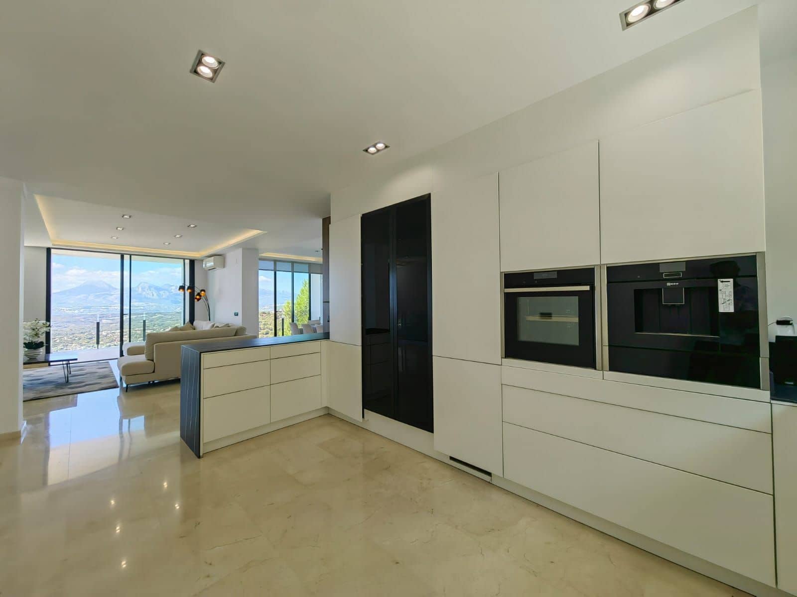 4 soveværelse Villa til salg i Altea med swimmingpool garage - € 2.450.000 (Ref: 7809388)