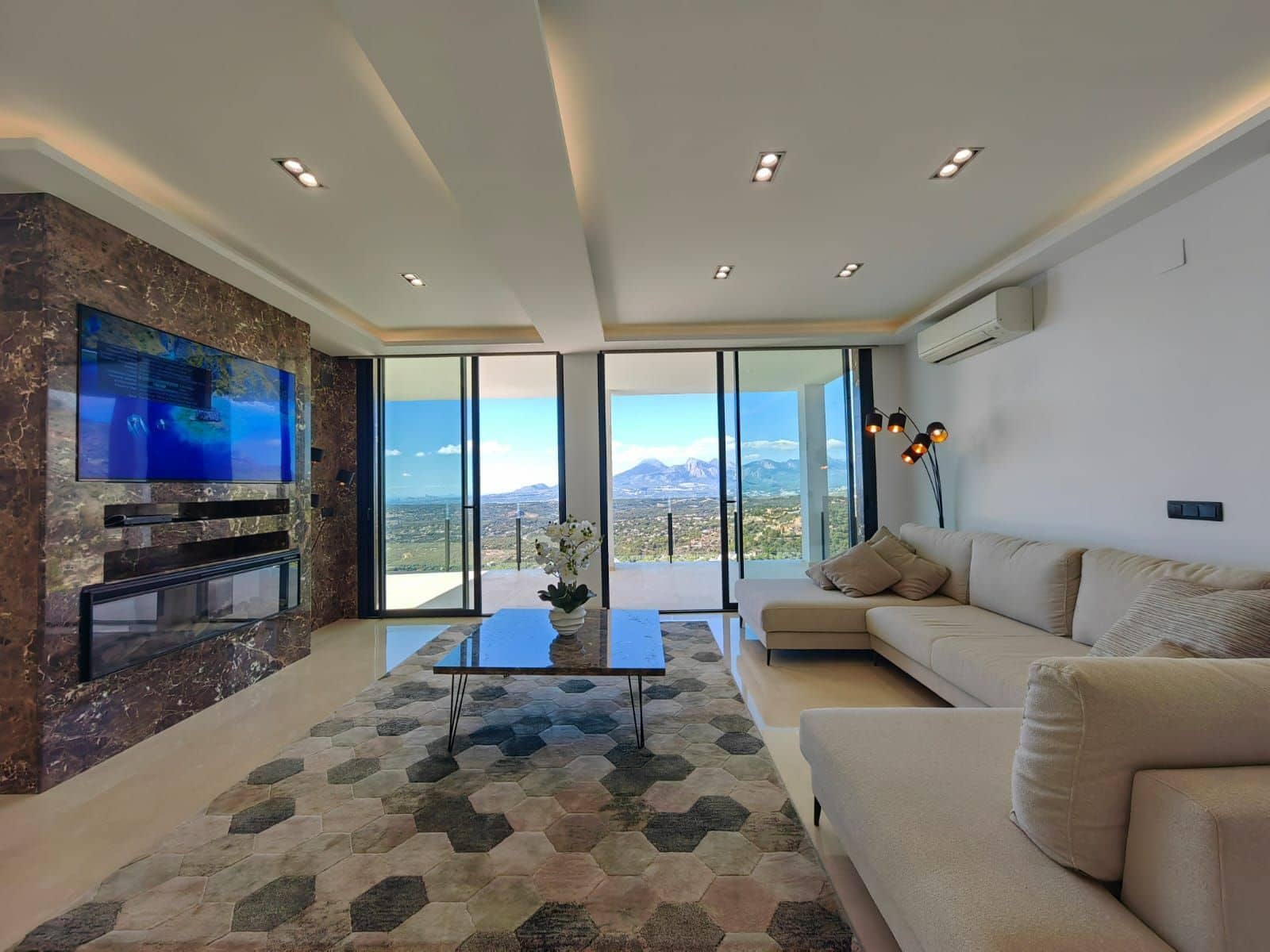 4 soveværelse Villa til salg i Altea med swimmingpool garage - € 2.450.000 (Ref: 7809388)