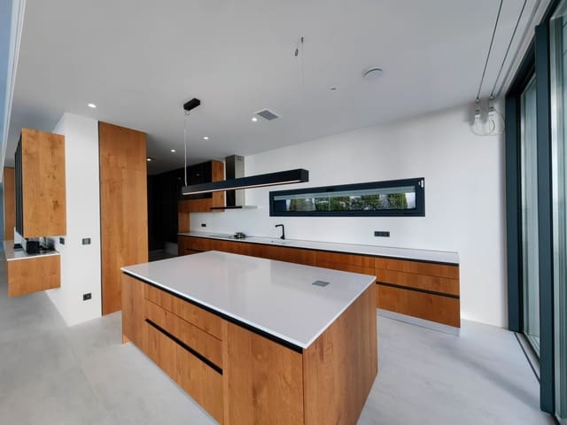 5 quarto Moradia para venda em Altea com piscina garagem - 4 700 000 € (Ref: 7839604)