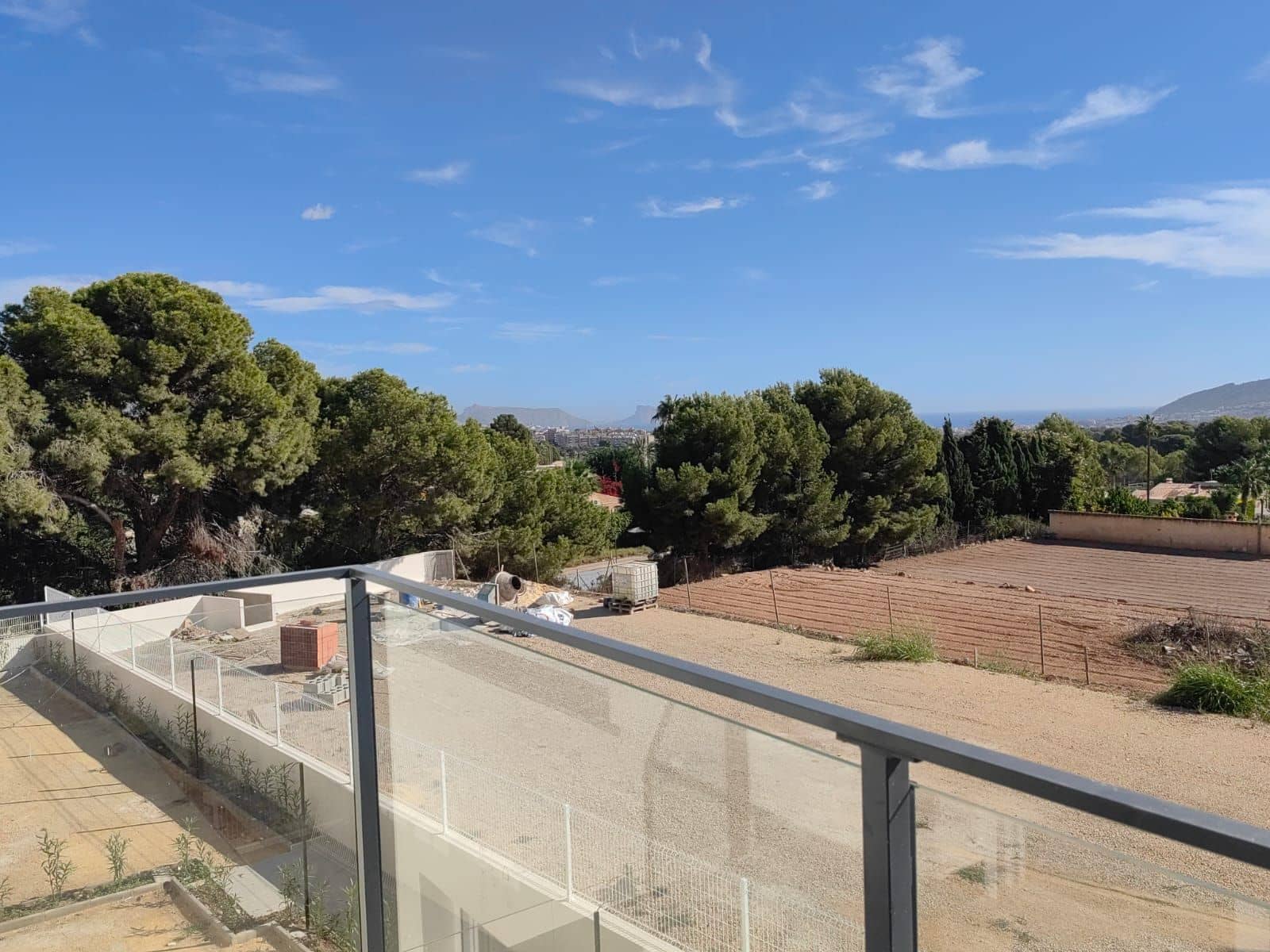 4 bedroom Apartment for rent in Alfaz del Pi / L'Alfas del Pi with pool garage - € 2,100 (Ref: 7849367)