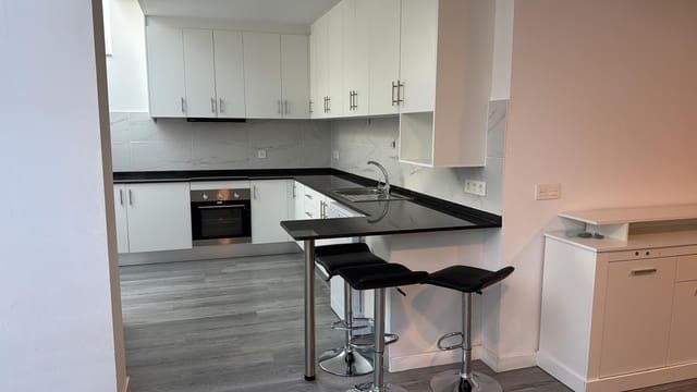 4 bedroom Apartment for rent in Alfaz del Pi / L'Alfàs del Pi with pool garage - € 2,100 (Ref: 7849367)