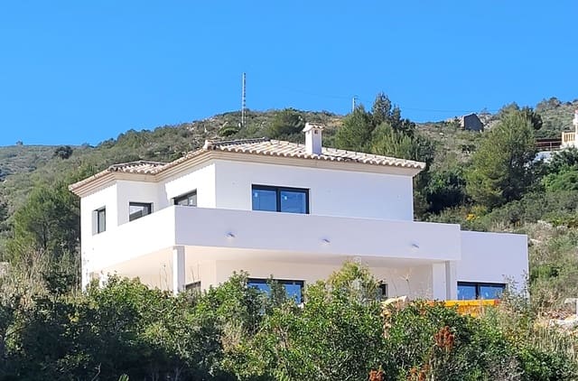 4 slaapkamer Villa te koop in Pedreguer met zwembad garage - € 1.075.000 (Ref: 7903653)