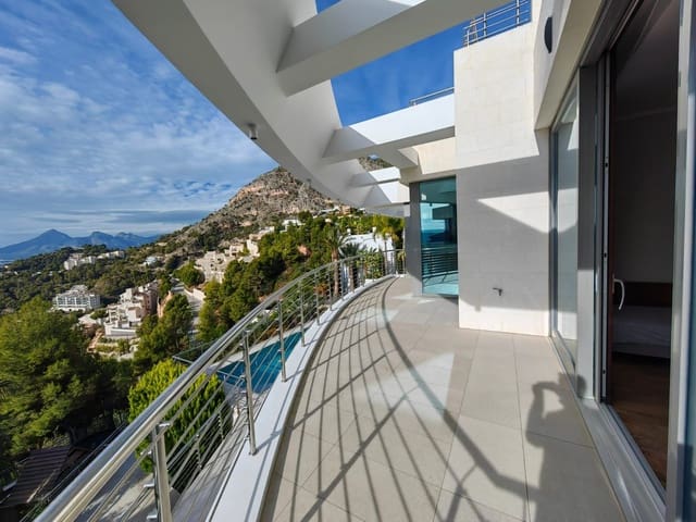 5 bedroom Villa for sale in Altea with pool garage - € 2,480,000 (Ref: 7965478)
