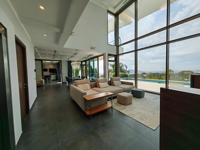 5 bedroom Villa for sale in Altea with pool garage - € 2,480,000 (Ref: 7965478)