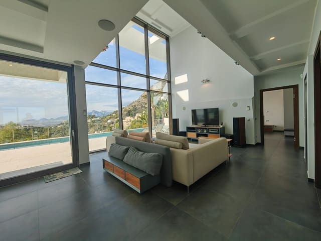 5 bedroom Villa for sale in Altea with pool garage - € 2,480,000 (Ref: 7965478)