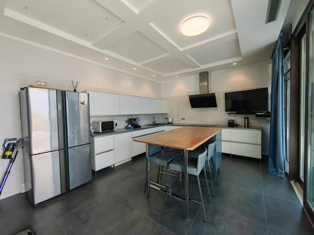 5 bedroom Villa for sale in Altea with pool garage - € 2,480,000 (Ref: 7965478)