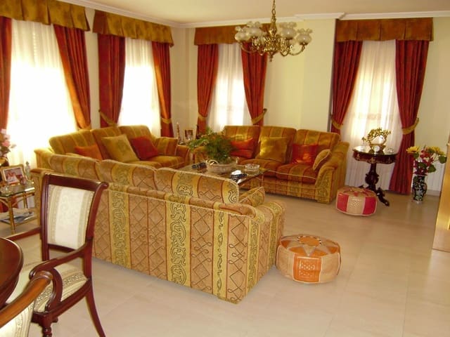 7 bedroom Villa for sale in Benidorm with pool garage - € 1,635,000 (Ref: 7987902)