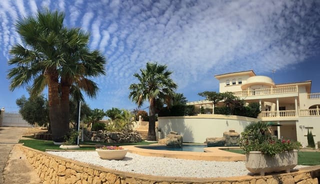 7 bedroom Villa for sale in Benidorm with pool garage - € 1,635,000 (Ref: 7987902)
