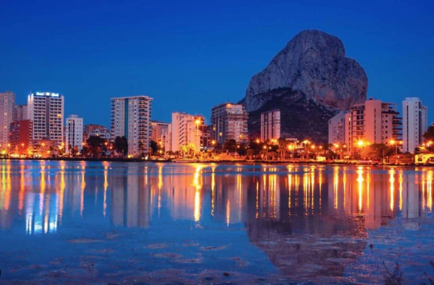 3 soveværelse Villa til salg i Calpe / Calp med swimmingpool garage - € 2.950.000 (Ref: 7988683)