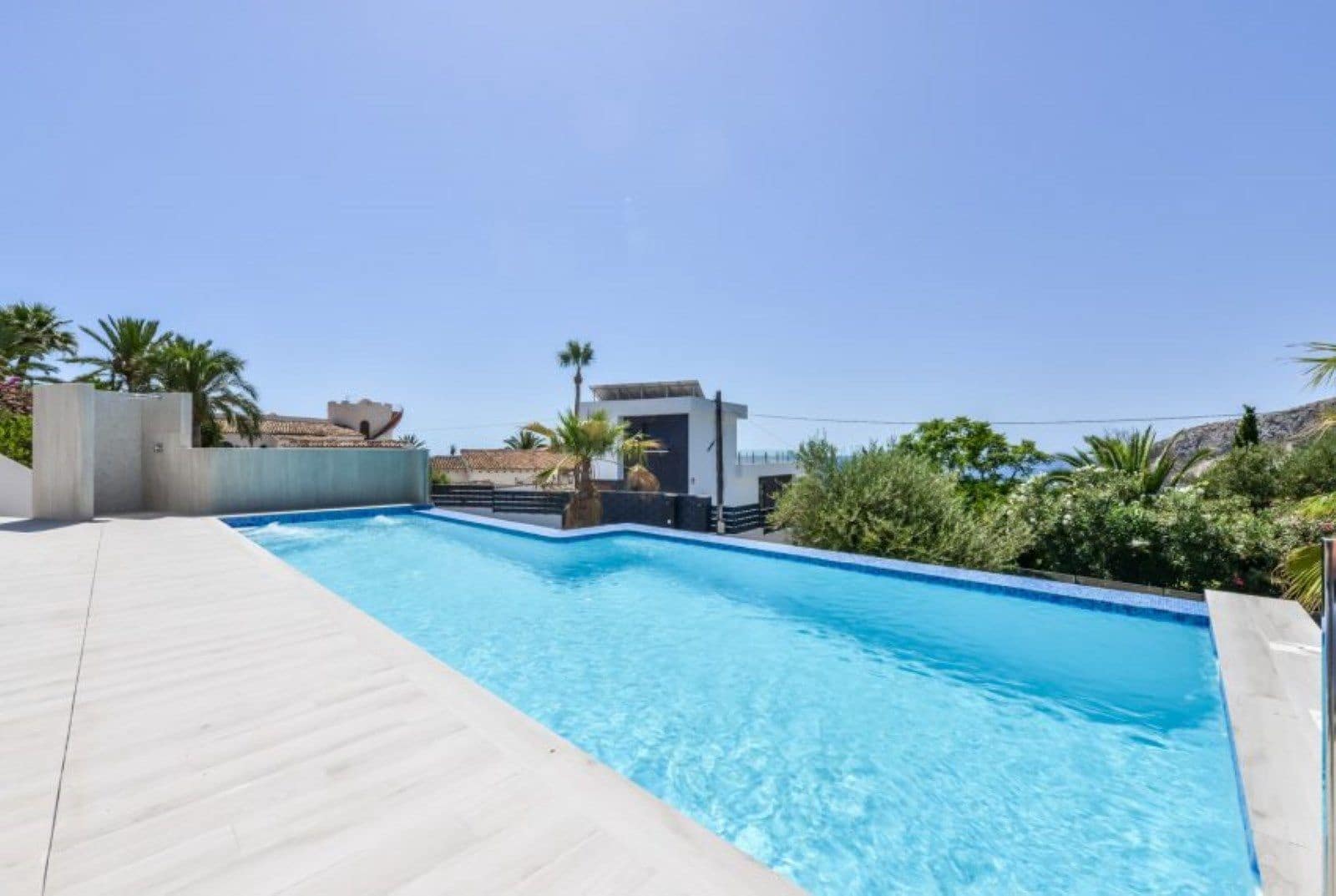 6 soverom Villa til salgs i Calpe / Calp med svømmebasseng garasje - € 2 200 000 (Ref: 7988684)