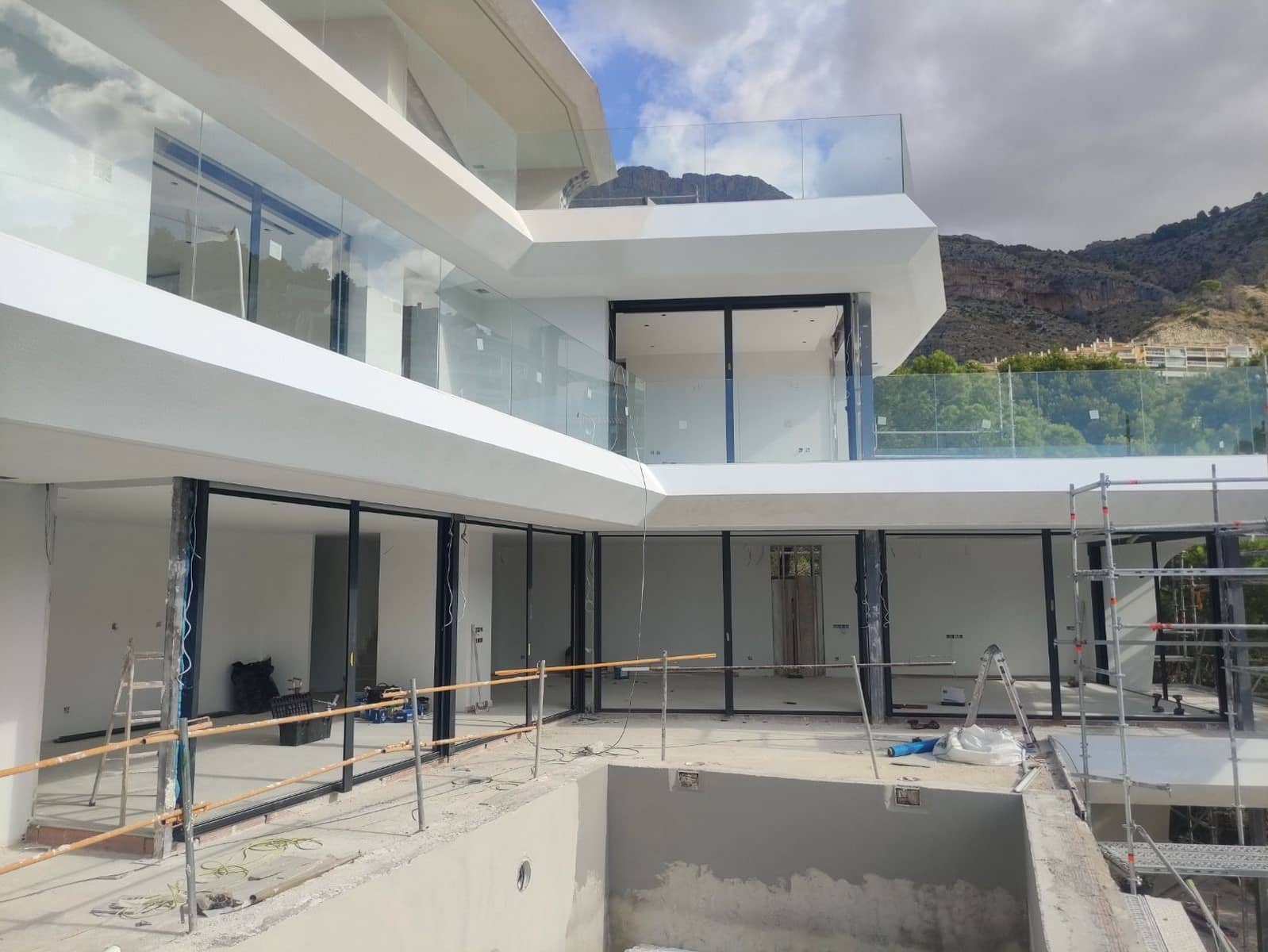 4 soveværelse Villa til salg i Altea med swimmingpool garage - € 2.250.000 (Ref: 7990423)