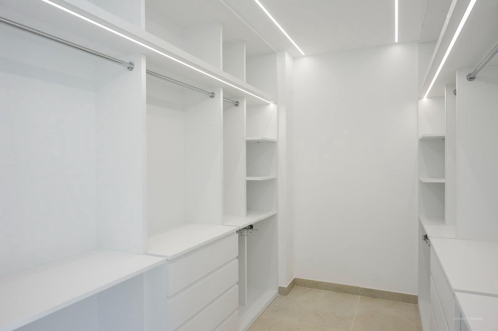 4 sypialnia Willa na sprzedaż w Altea z basenem garażem - 2 250 000 € (Ref: 7990423)
