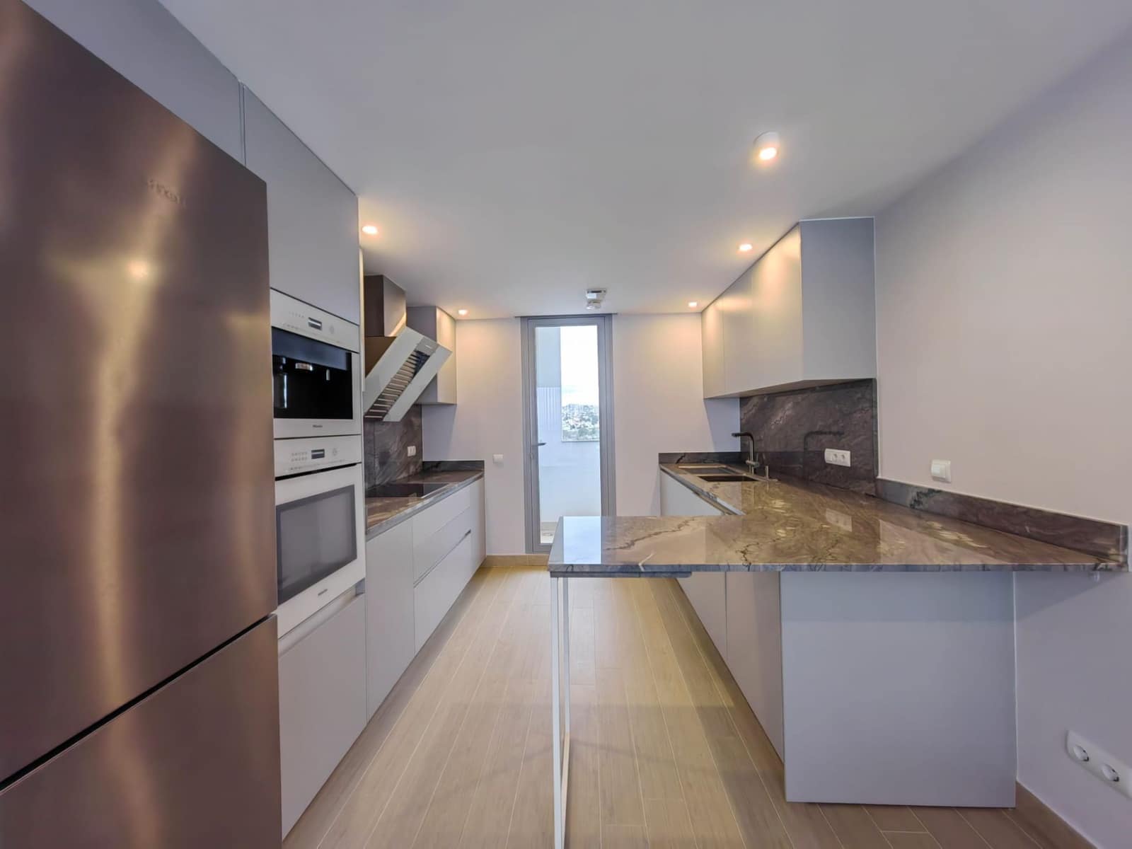 4 soverom Leilighet til salgs i Calpe / Calp med svømmebasseng garasje - € 767 000 (Ref: 8038438)