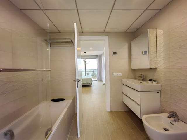 4 Zimmer Apartment zu verkaufen in Calpe / Calp mit Pool Garage - 767.000 € (Ref: 8038438)