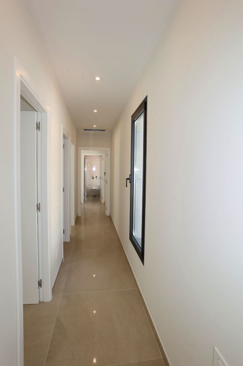 4 makuuhuone Huvila myytävänä paikassa Benissa mukana uima-altaan 
autotalli - 1 290 000 € (Ref: 8216059)