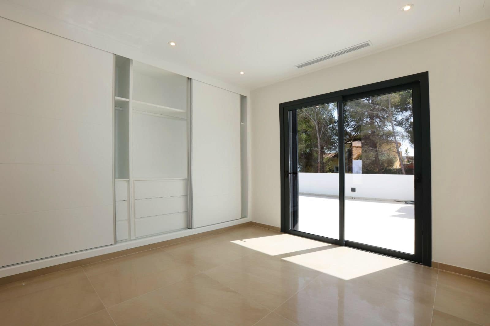 4 makuuhuone Huvila myytävänä paikassa Benissa mukana uima-altaan 
autotalli - 1 290 000 € (Ref: 8216059)