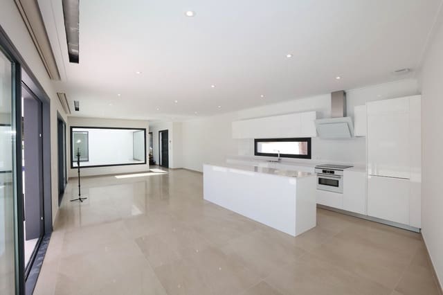 4 soverom Villa til salgs i Benissa med svømmebasseng garasje - € 1 290 000 (Ref: 8216059)