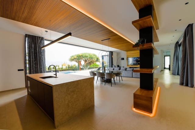 Chalet de 4 habitaciones en Albir, Alfaz del Pi / L'Alfàs del Pi en venta con piscina garaje - 3.950.000 € (Ref: 8308095)