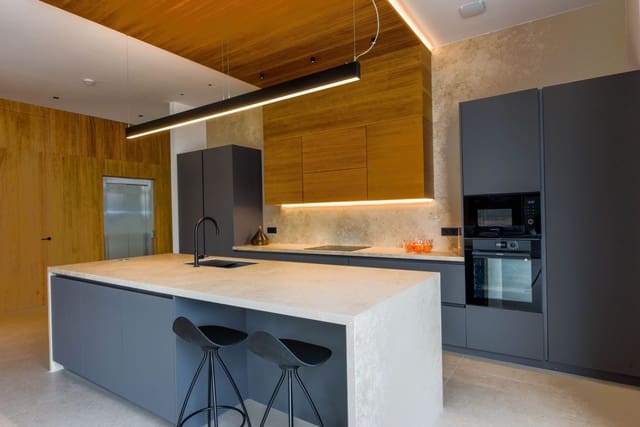 Chalet de 4 habitaciones en Albir, Alfaz del Pi / L'Alfàs del Pi en venta con piscina garaje - 3.950.000 € (Ref: 8308095)