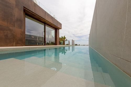 4 soveværelse Villa til salg i La Nucia med swimmingpool garage - € 2.825.000 (Ref: 8308097)