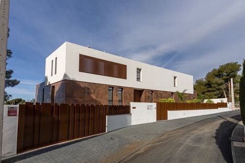 4 soveværelse Villa til salg i La Nucia med swimmingpool garage - € 2.825.000 (Ref: 8308097)