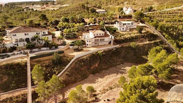 7 bedroom Villa for sale in La Nucia with pool garage - € 5,600,000 (Ref: 8409289)