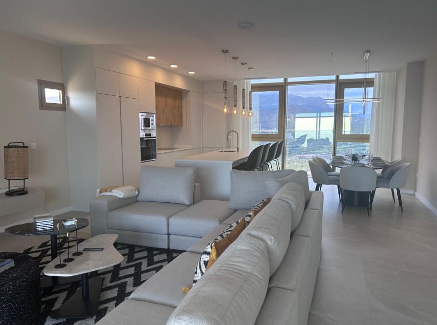 2 soveværelse Lejlighed til salg i Benidorm med swimmingpool garage - € 1.170.000 (Ref: 8522784)